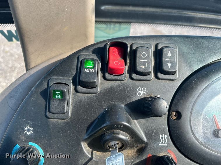 image for item LV9077 2013 Case 580 Super N  backhoe