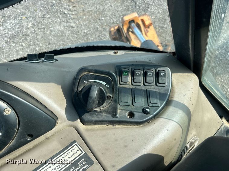 image for item LV9077 2013 Case 580 Super N  backhoe