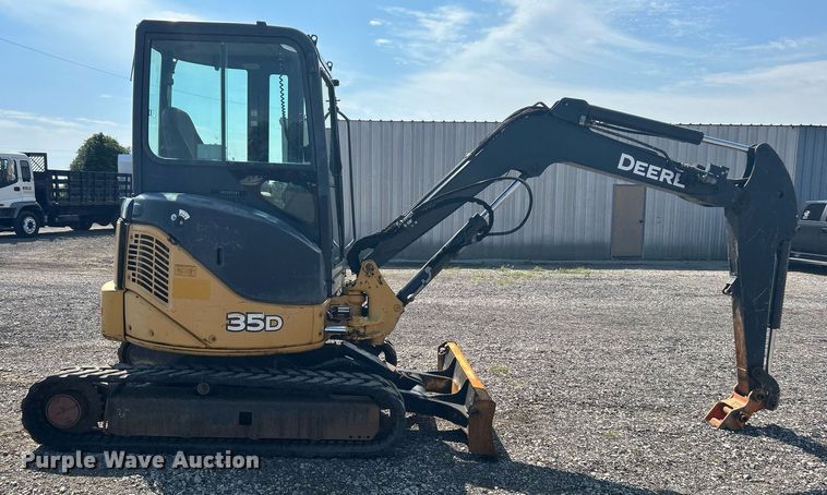 image for item LV9080 2014 John Deere 35D  mini excavator