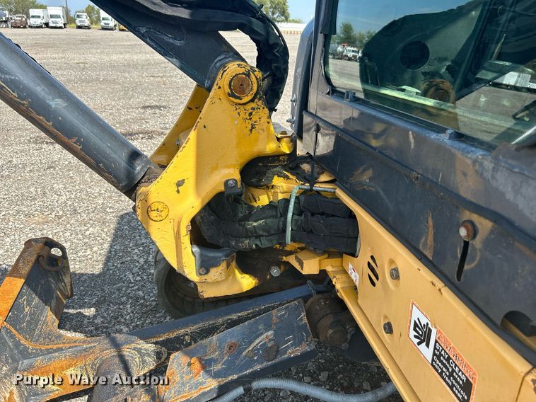 image for item LV9080 2014 John Deere 35D  mini excavator