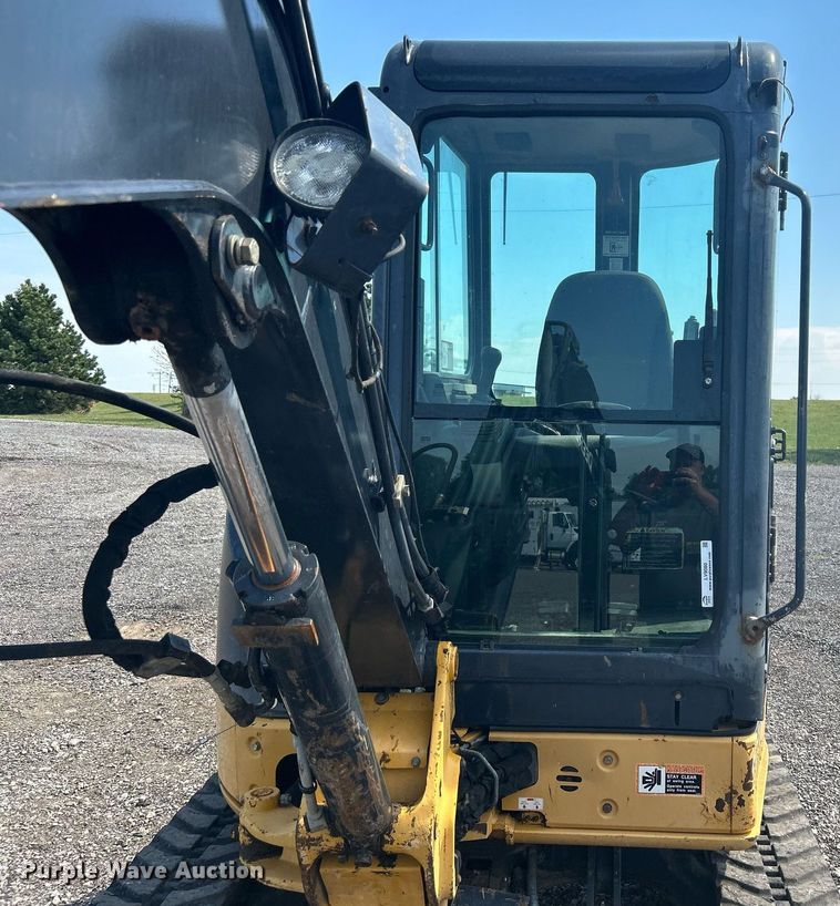 image for item LV9080 2014 John Deere 35D  mini excavator