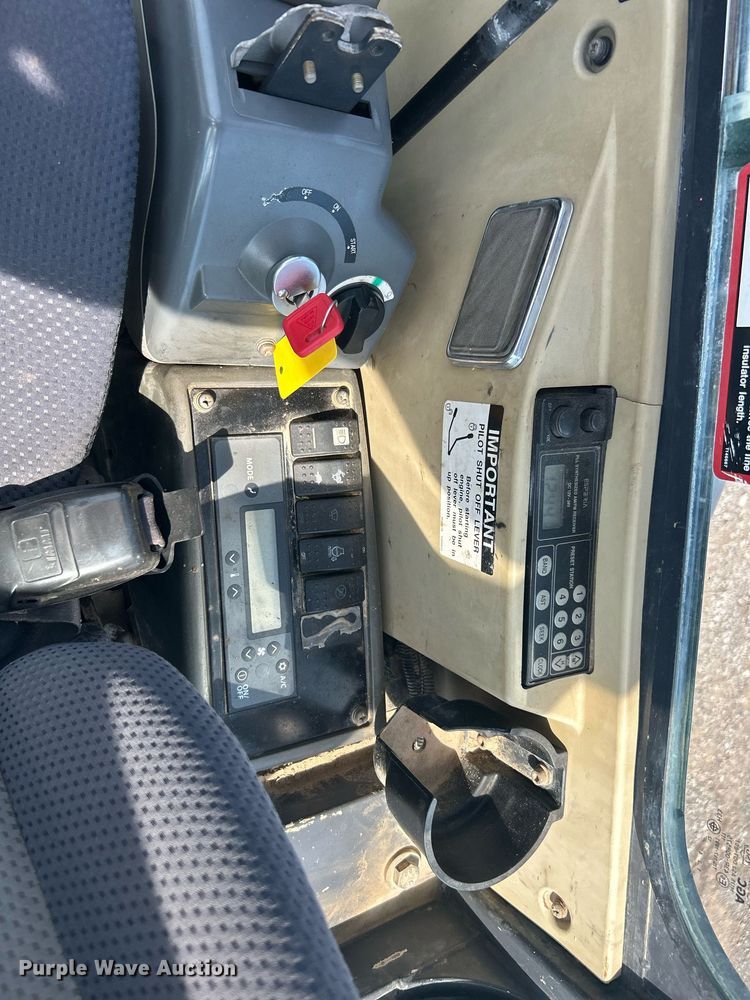 image for item LV9080 2014 John Deere 35D  mini excavator