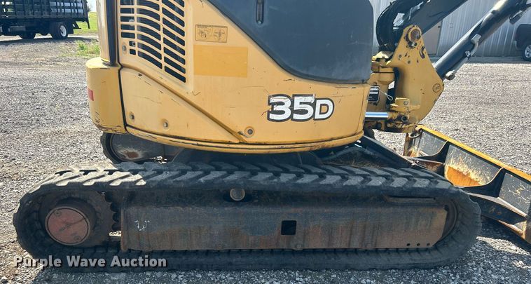 image for item LV9080 2014 John Deere 35D  mini excavator