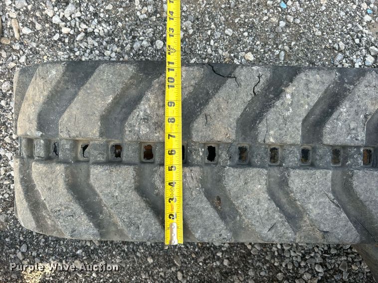 image for item LV9080 2014 John Deere 35D  mini excavator