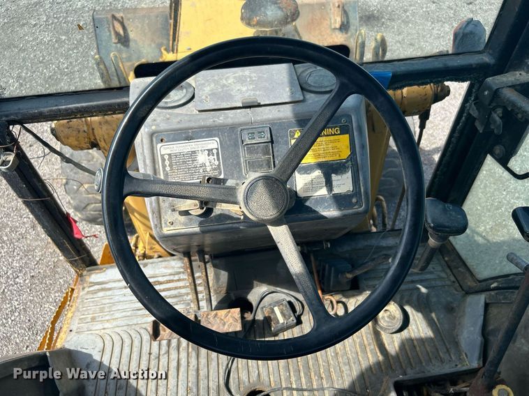 image for item LV9081 1989 Ford 655C  backhoe