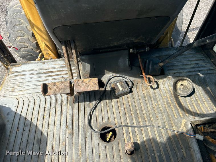 image for item LV9081 1989 Ford 655C  backhoe