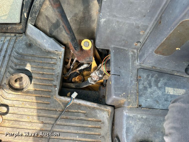 image for item LV9081 1989 Ford 655C  backhoe