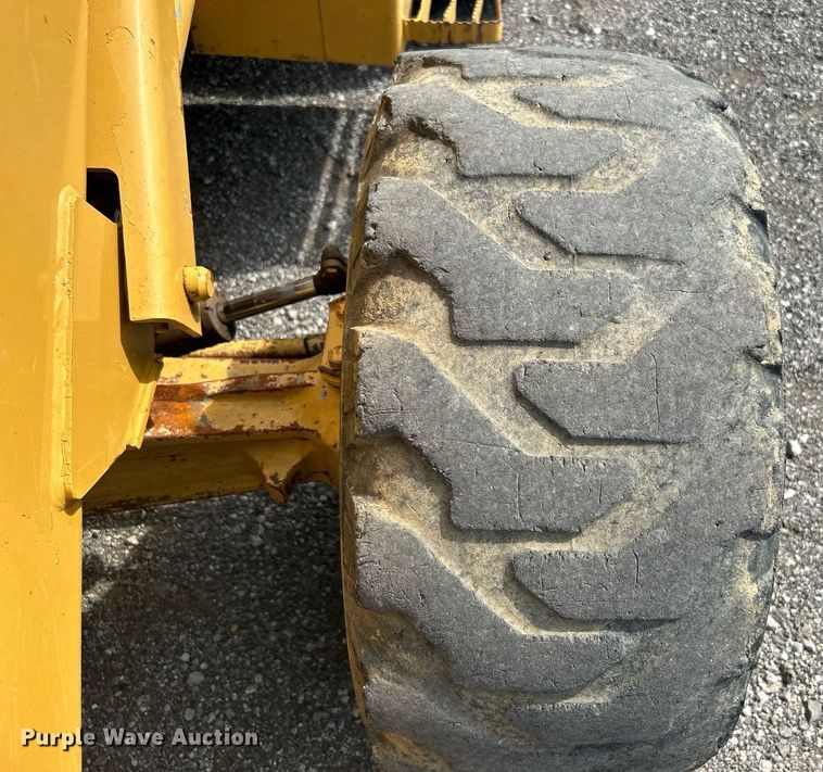 image for item LV9081 1989 Ford 655C  backhoe