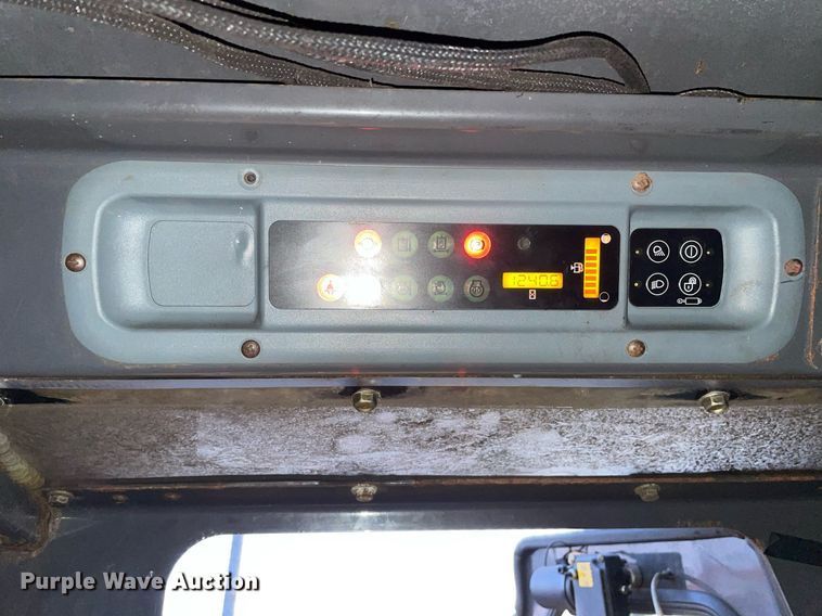 image for item LV9869 2002 New Holland LS170  skid steer loader