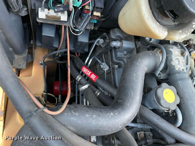 image for item LV9869 2002 New Holland LS170  skid steer loader