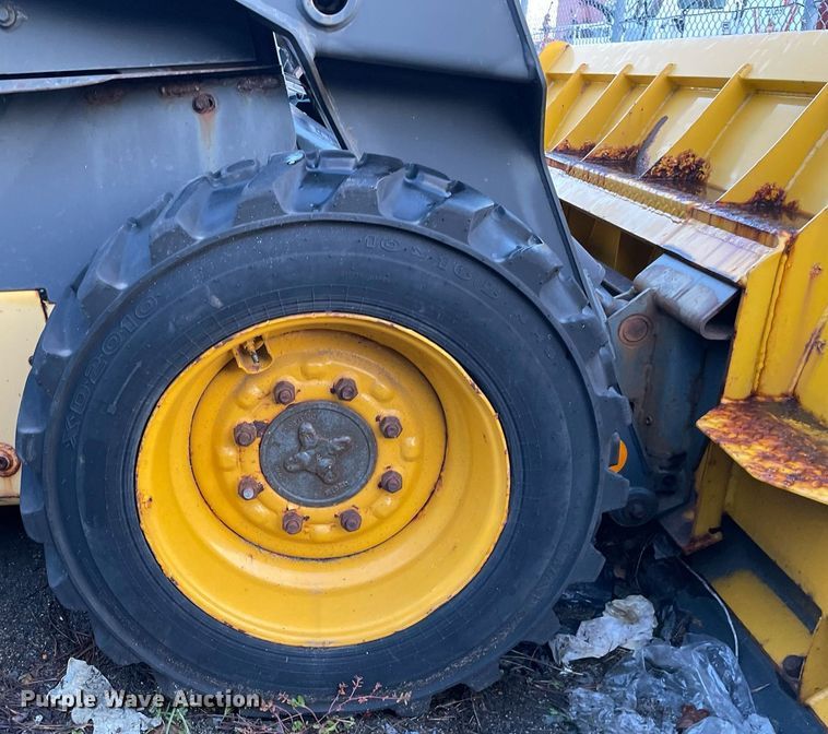 image for item LV9869 2002 New Holland LS170  skid steer loader