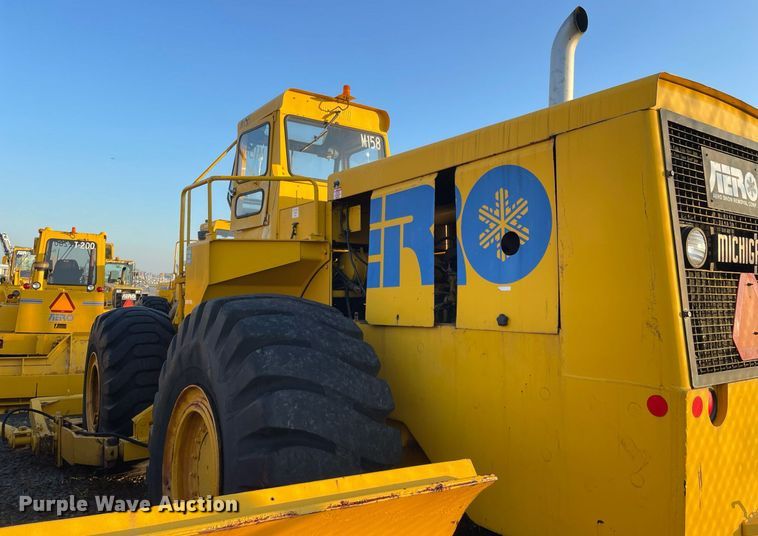 image for item LV9870 1973 Michigan 280C  wheel loader