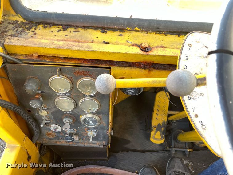 image for item LV9870 1973 Michigan 280C  wheel loader