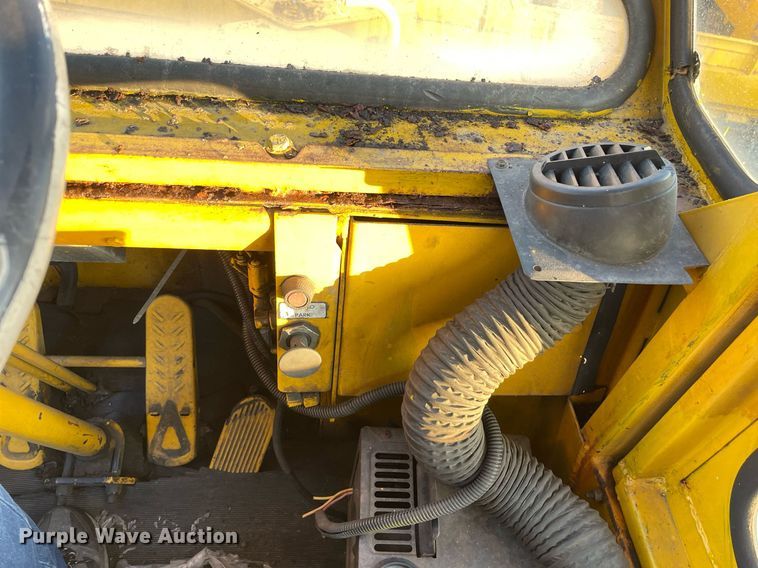 image for item LV9870 1973 Michigan 280C  wheel loader