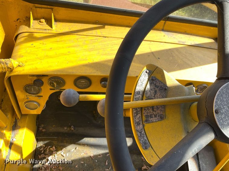 image for item LV9874 1966 Michigan  280 wheel loader