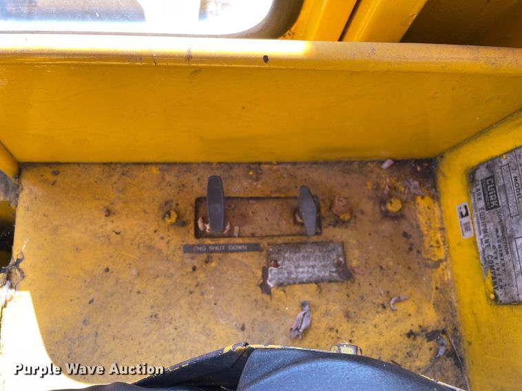 image for item LV9874 1966 Michigan  280 wheel loader