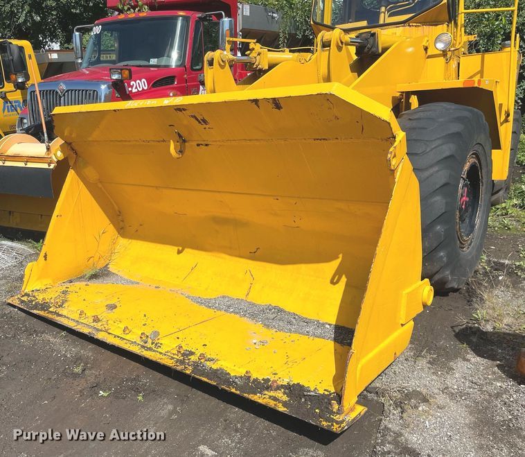 image for item LV9875 1980 Michigan  75B wheel loader