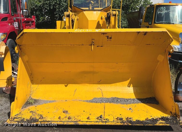 image for item LV9875 1980 Michigan  75B wheel loader