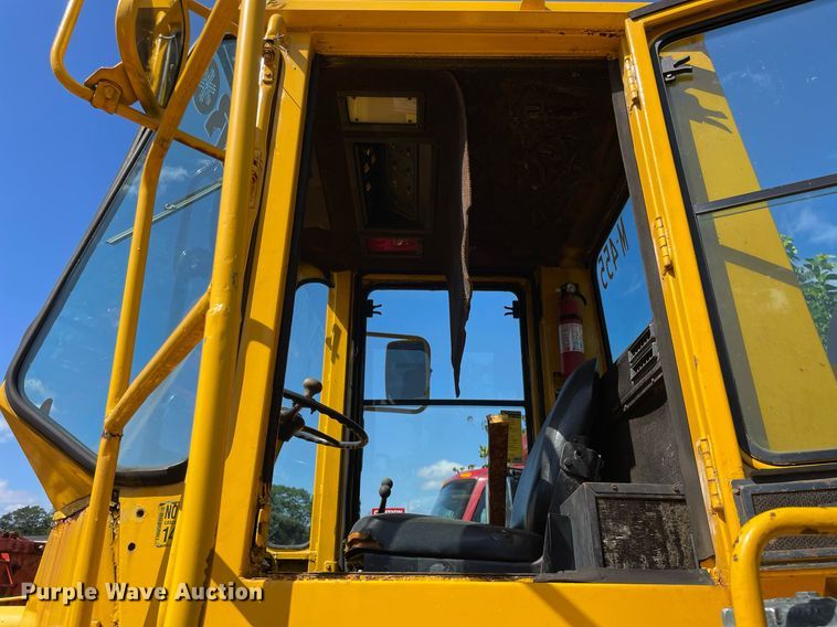 image for item LV9875 1980 Michigan  75B wheel loader