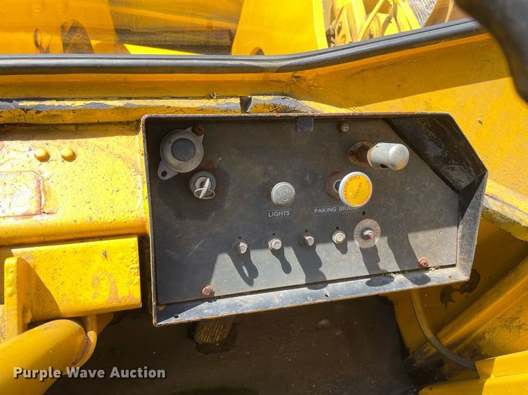 image for item LV9875 1980 Michigan  75B wheel loader