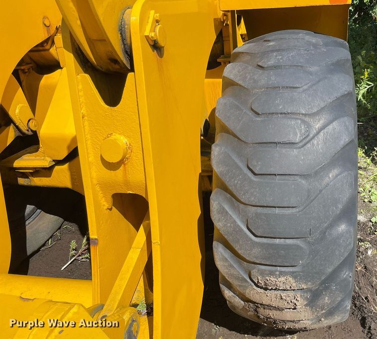 image for item LV9875 1980 Michigan  75B wheel loader