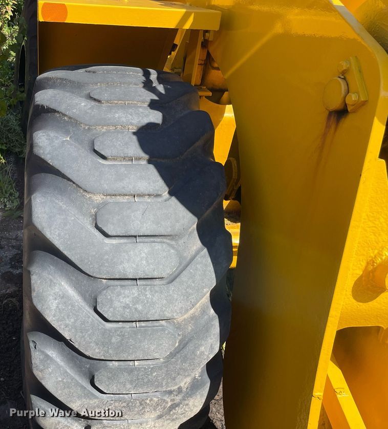 image for item LV9875 1980 Michigan  75B wheel loader