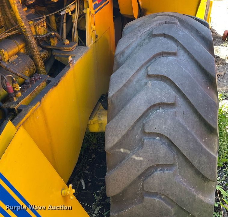 image for item LV9875 1980 Michigan  75B wheel loader