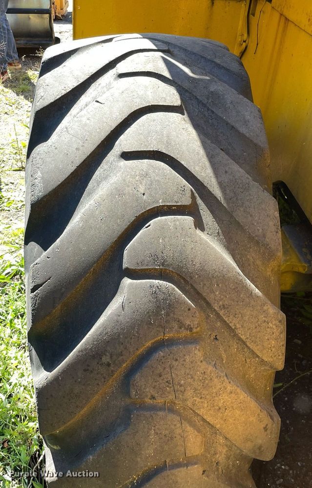 image for item LV9875 1980 Michigan  75B wheel loader
