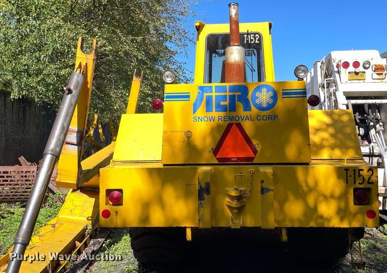 image for item LV9876 1988 Trojan 3500z wheel loader