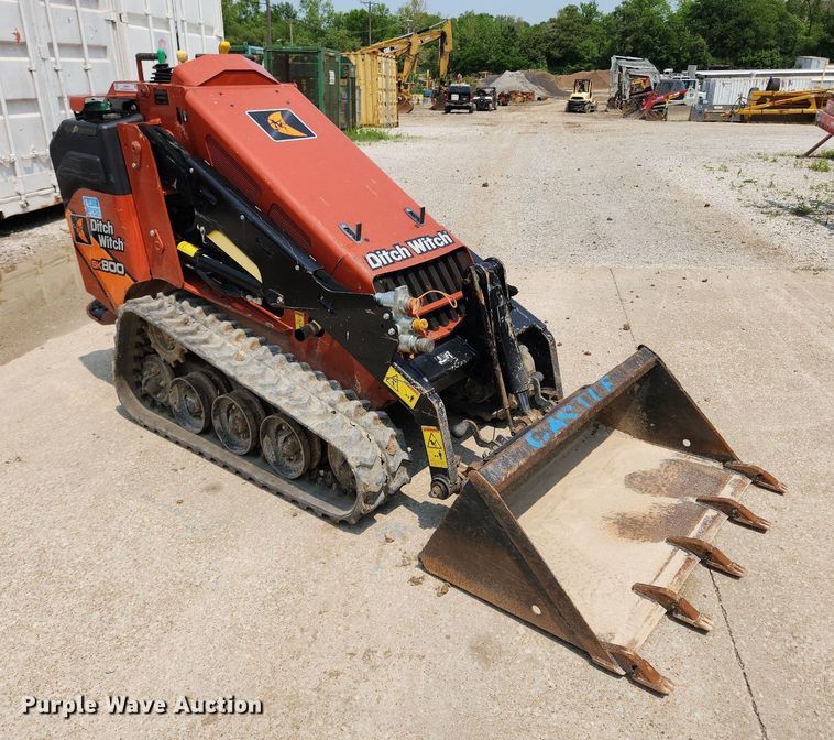 image for item LX9604 2019 Ditch Witch SK800  compact utility loader