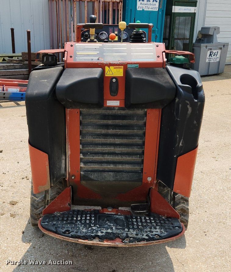 image for item LX9604 2019 Ditch Witch SK800  compact utility loader