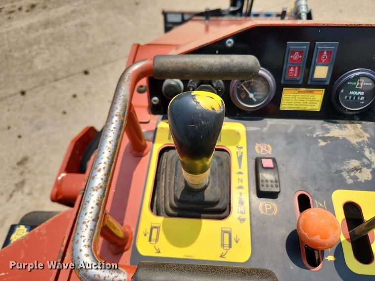 image for item LX9604 2019 Ditch Witch SK800  compact utility loader