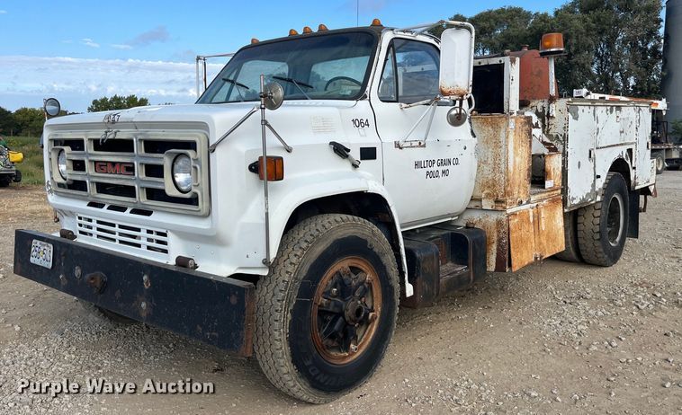 image for item MG9480 1988 GMC C6000  utility / service truck