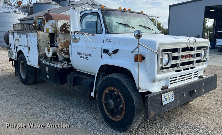 image for item MG9480 1988 GMC C6000  utility / service truck