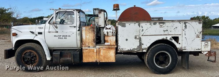 image for item MG9480 1988 GMC C6000  utility / service truck