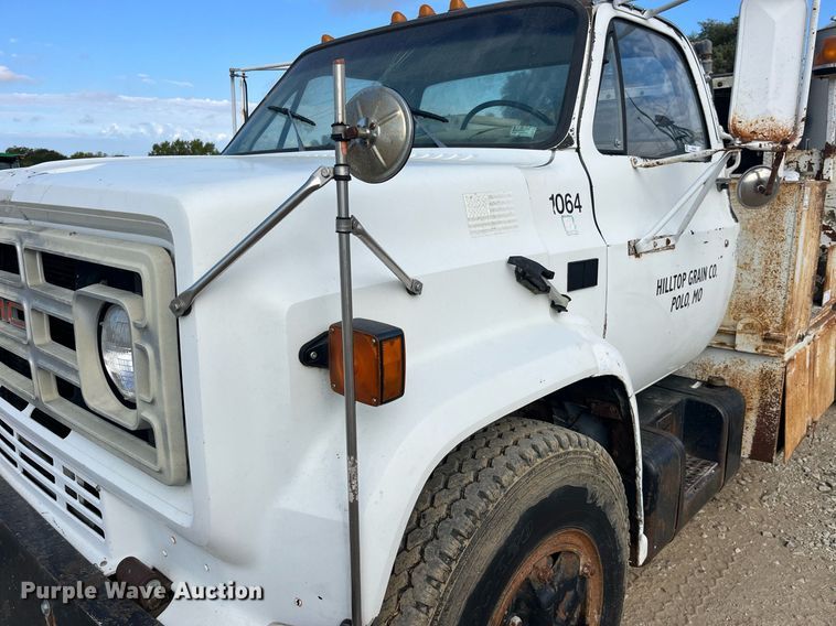 image for item MG9480 1988 GMC C6000  utility / service truck