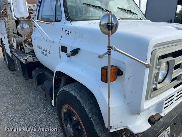 image for item MG9480 1988 GMC C6000  utility / service truck