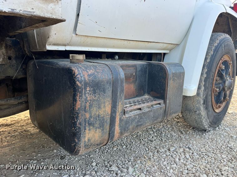 image for item MG9480 1988 GMC C6000  utility / service truck