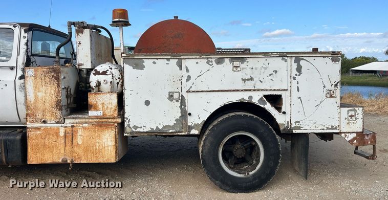 image for item MG9480 1988 GMC C6000  utility / service truck