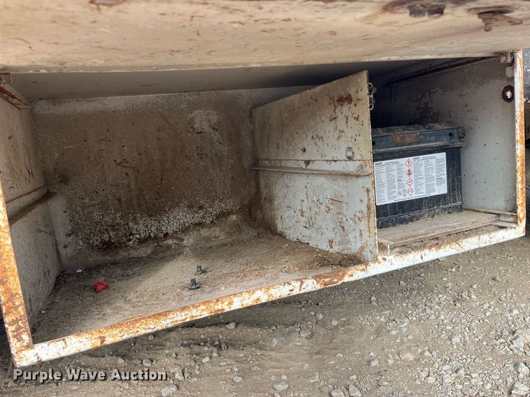 image for item MG9480 1988 GMC C6000  utility / service truck