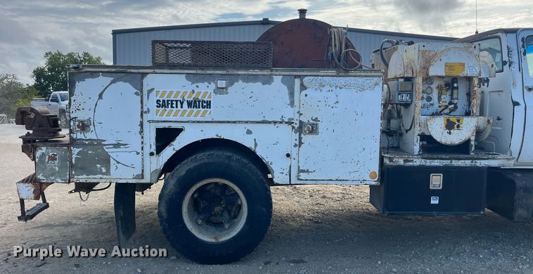 image for item MG9480 1988 GMC C6000  utility / service truck