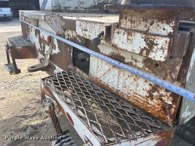 image for item MG9480 1988 GMC C6000  utility / service truck