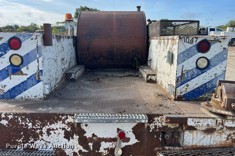 image for item MG9480 1988 GMC C6000  utility / service truck