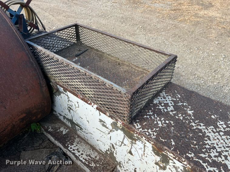 image for item MG9480 1988 GMC C6000  utility / service truck