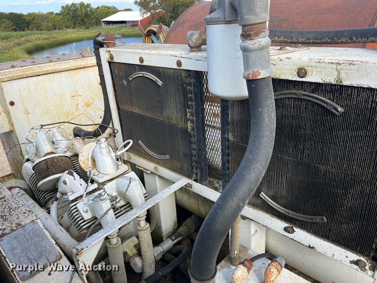 image for item MG9480 1988 GMC C6000  utility / service truck