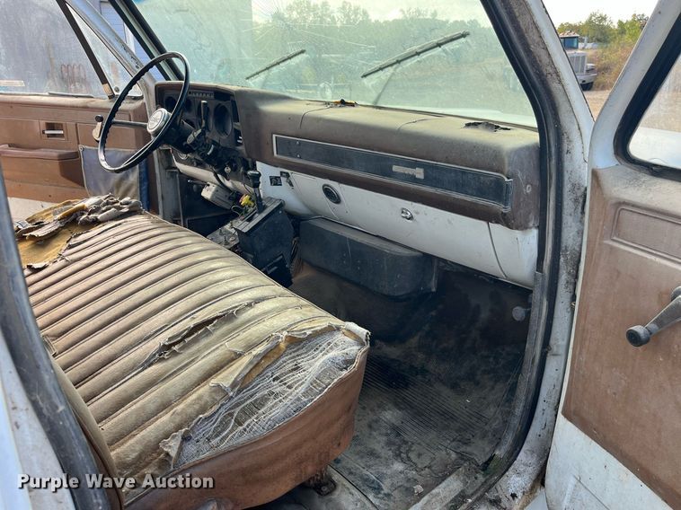 image for item MG9480 1988 GMC C6000  utility / service truck