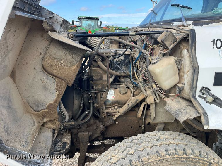 image for item MG9480 1988 GMC C6000  utility / service truck