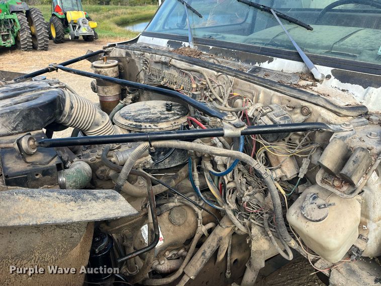 image for item MG9480 1988 GMC C6000  utility / service truck