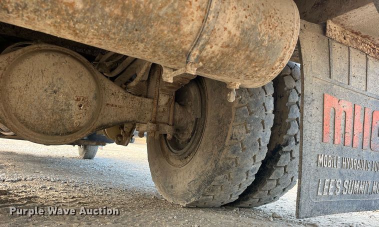 image for item MG9480 1988 GMC C6000  utility / service truck