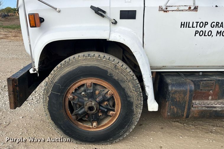 image for item MG9480 1988 GMC C6000  utility / service truck